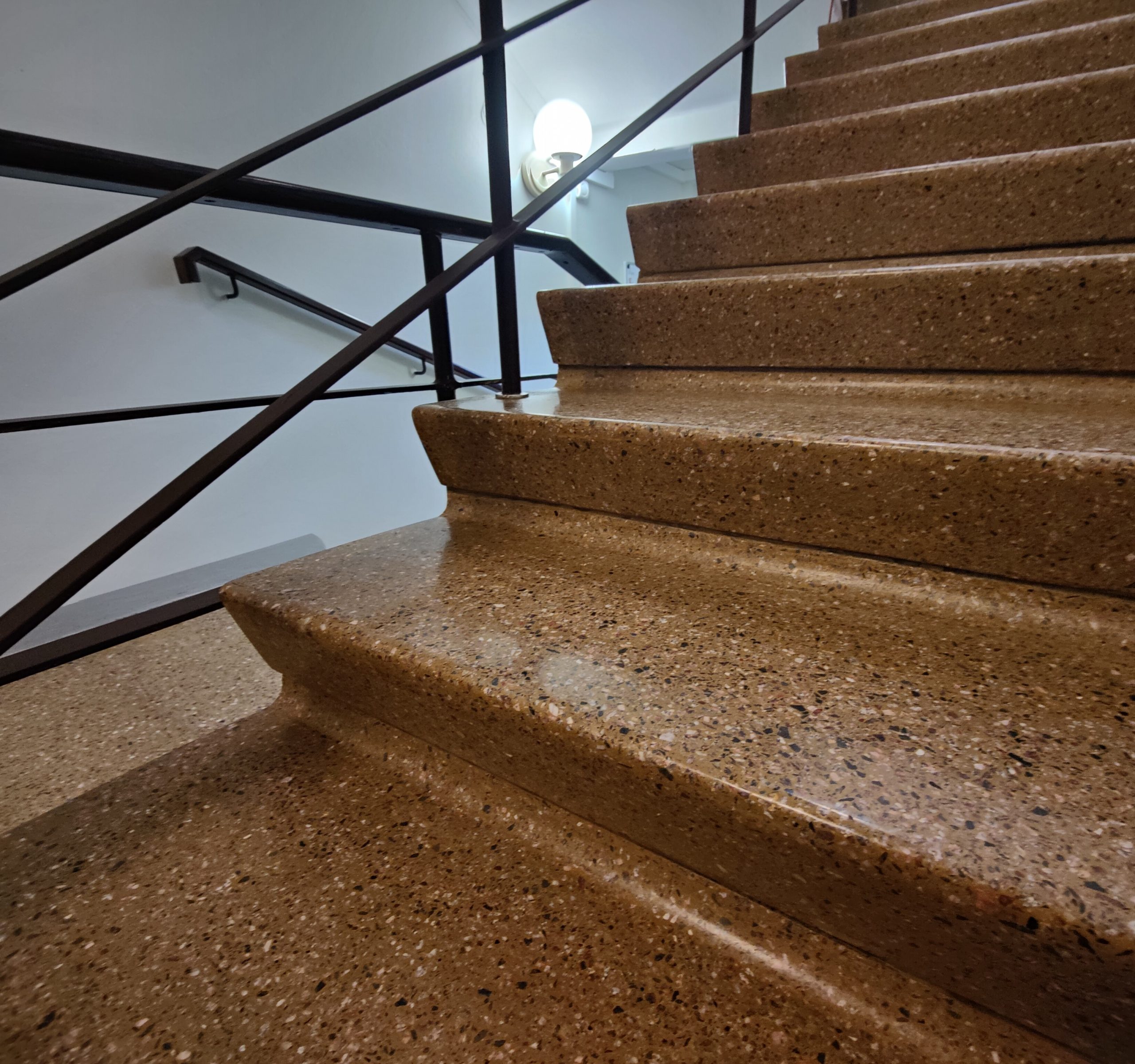 Vanha portaikko - jalkeen